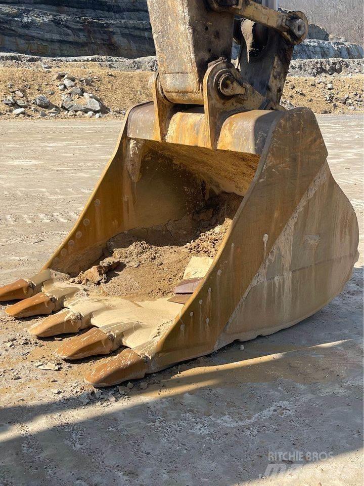 CAT 374DL Lánctalpas kotrók