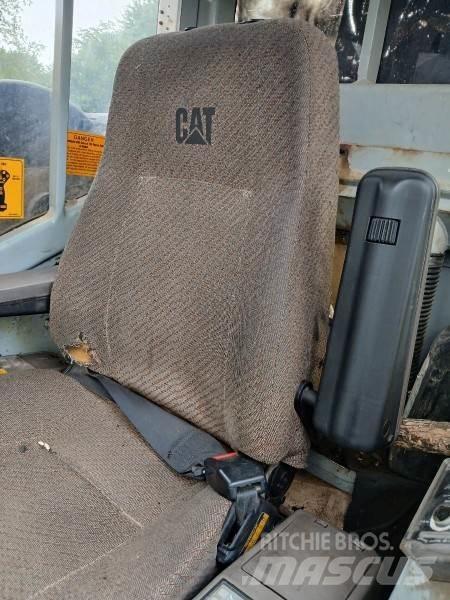 CAT 521 Döntő-rakásolók