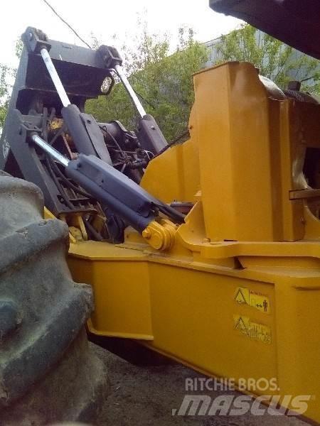 CAT 525C Vonszolók