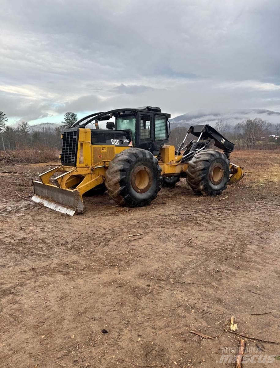 CAT 545C Gumikerekes homlokrakodók