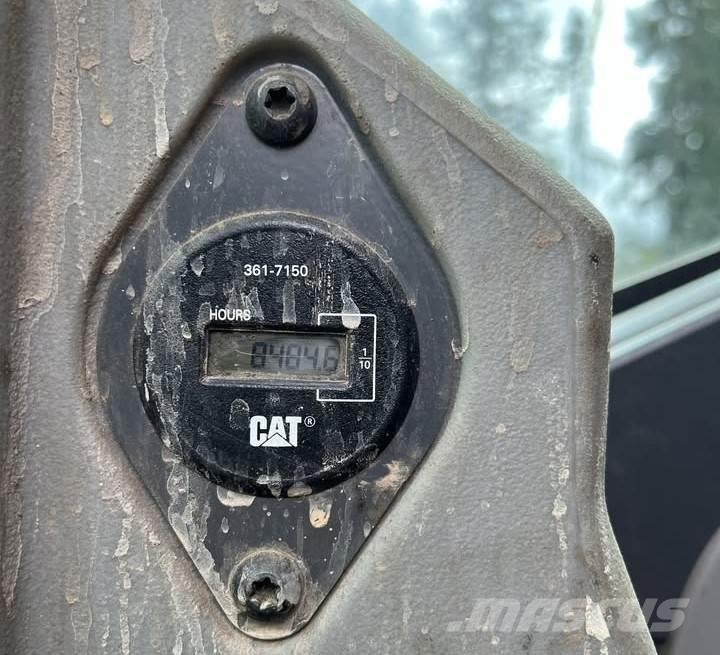 CAT 568 LL Átrakógépek