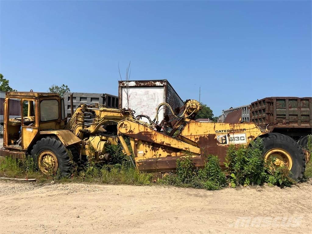 CAT 613C Földnyesők (szkréperek)