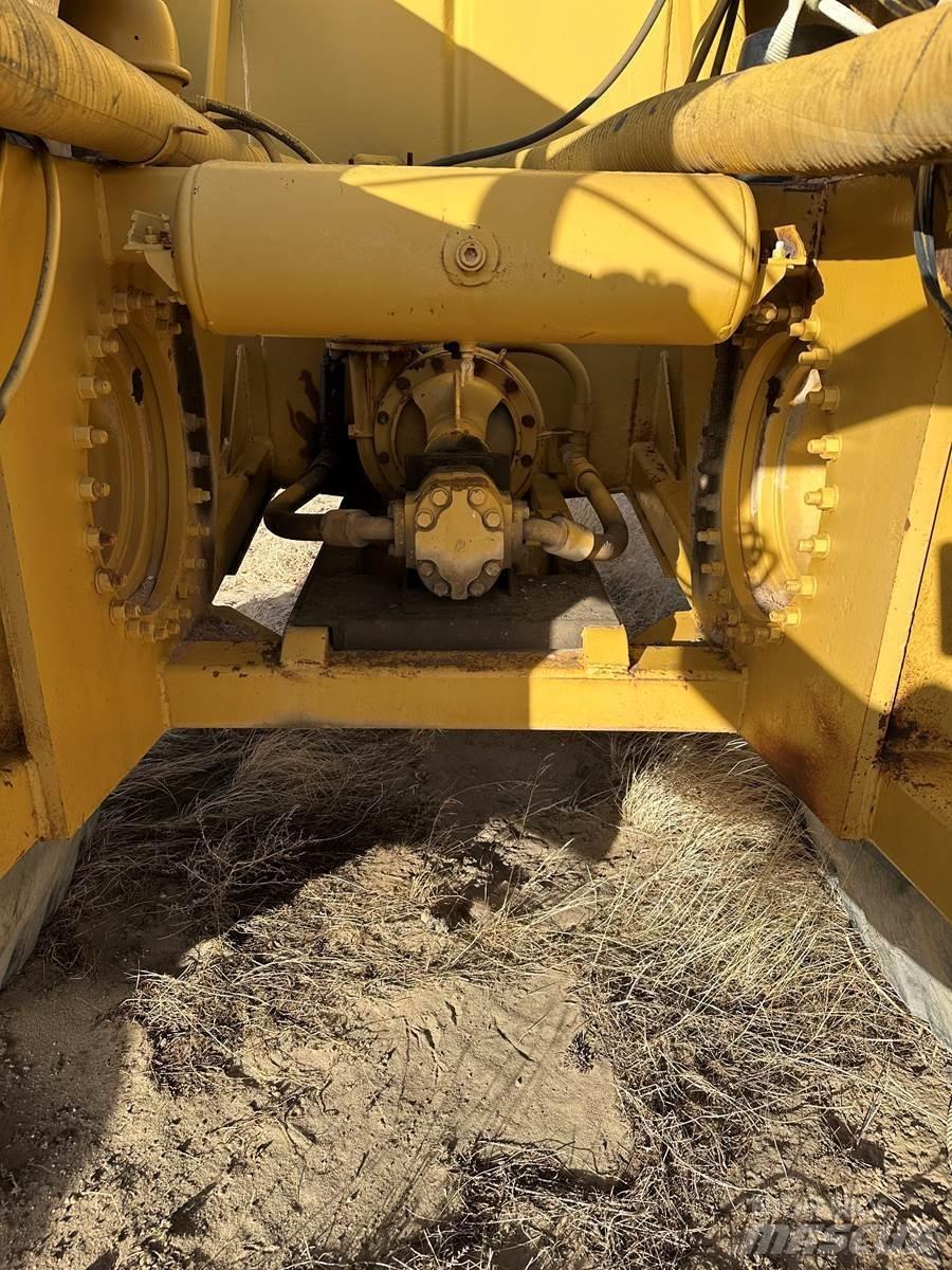 CAT 621B Vízszállító teherautók