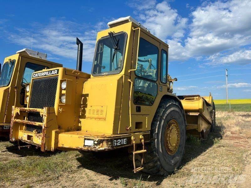 CAT 621E Földnyesők (szkréperek)