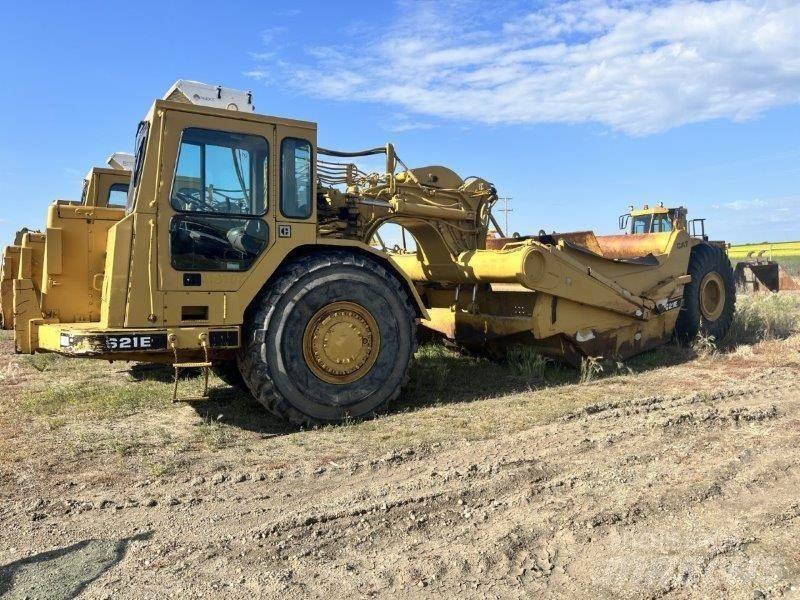 CAT 621E Földnyesők (szkréperek)