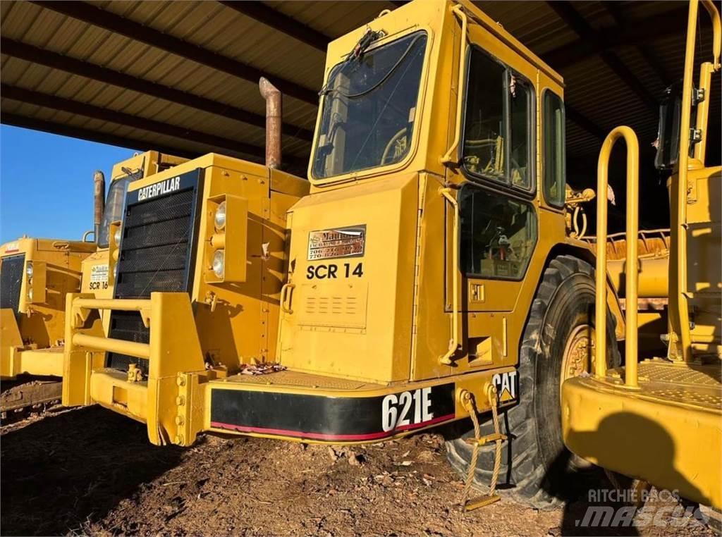 CAT 621E Földnyesők (szkréperek)