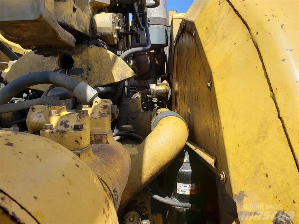 CAT 631D Földnyesők (szkréperek)