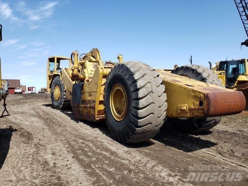 CAT 631D Földnyesők (szkréperek)