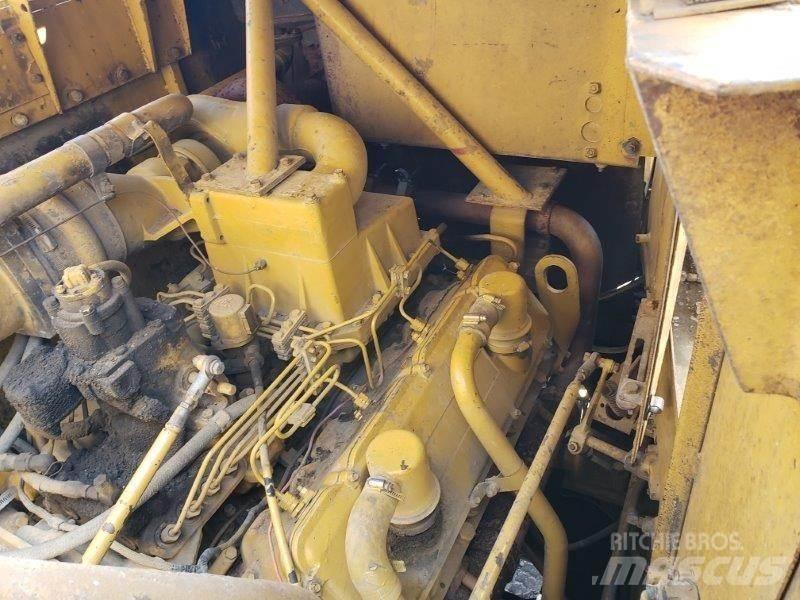 CAT 631D Földnyesők (szkréperek)