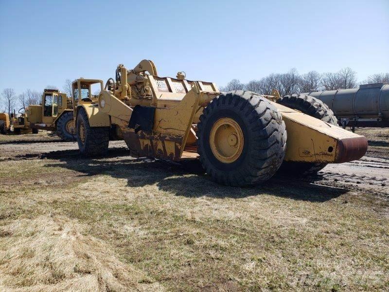 CAT 631D Földnyesők (szkréperek)