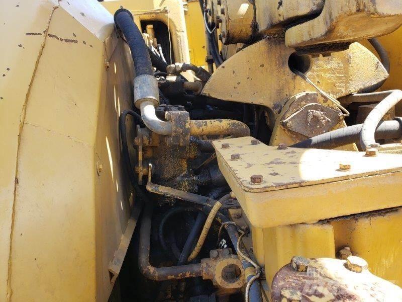 CAT 631D Földnyesők (szkréperek)