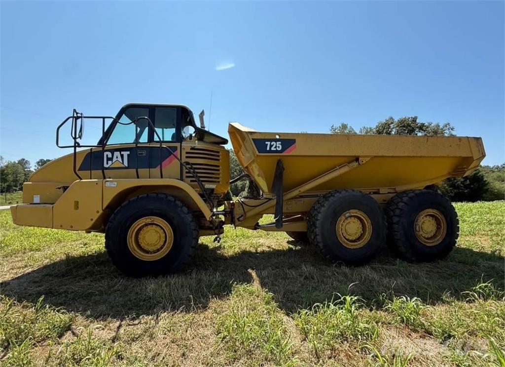 CAT 725 Csuklósdömperek