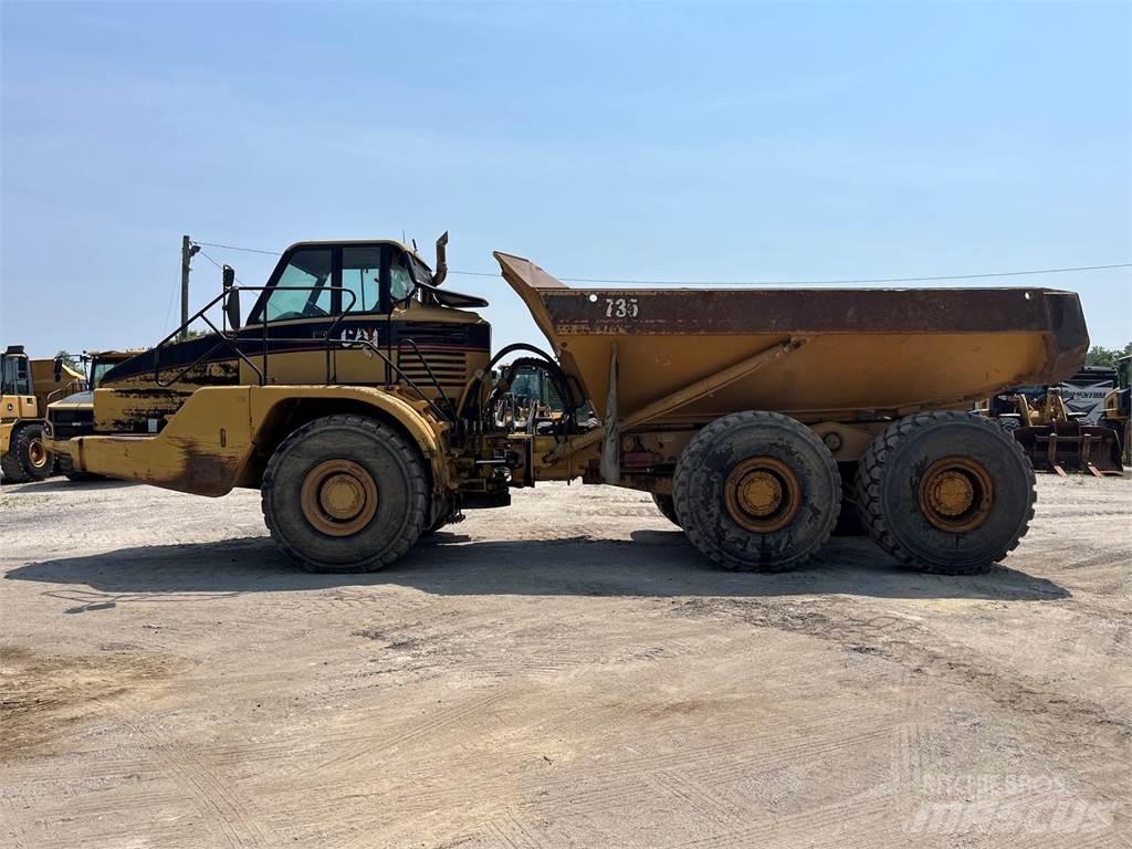 CAT 735 Csuklósdömperek