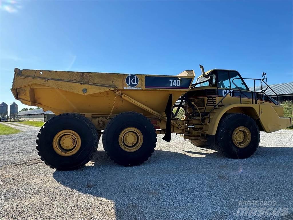 CAT 740 Csuklósdömperek