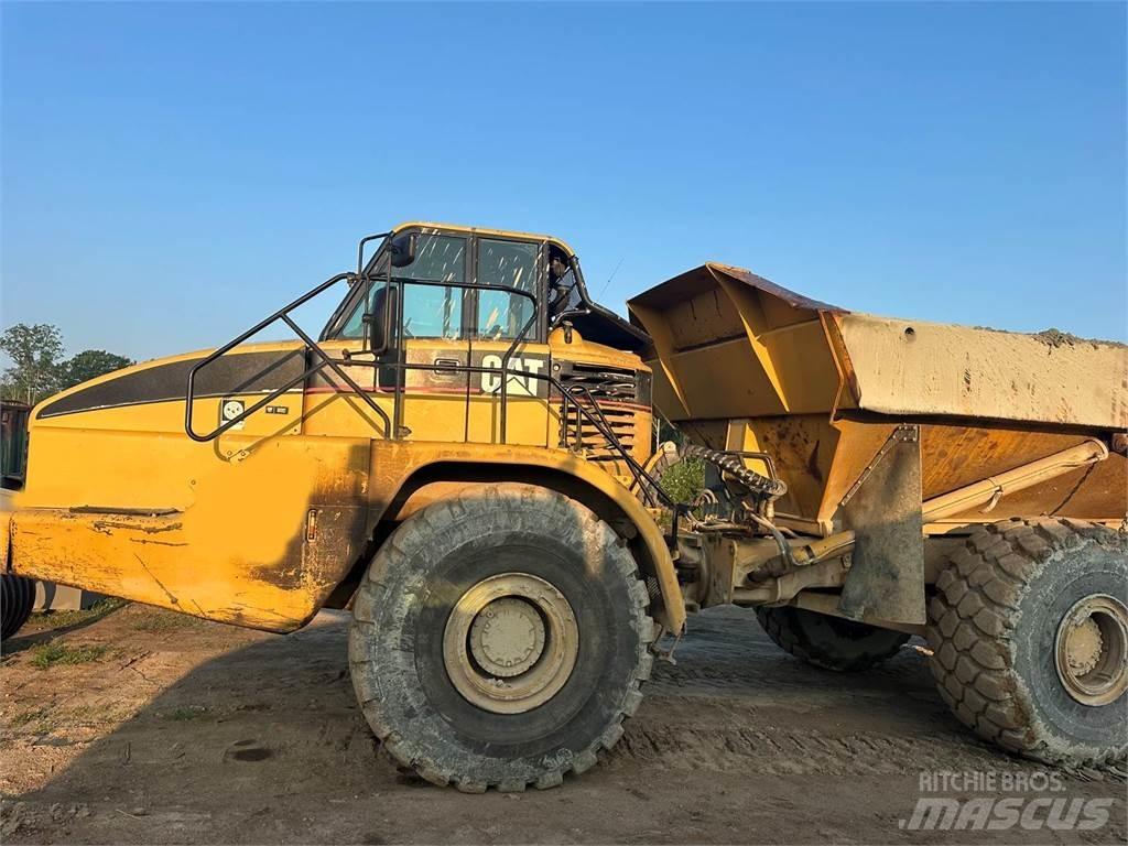 CAT 740 Csuklósdömperek
