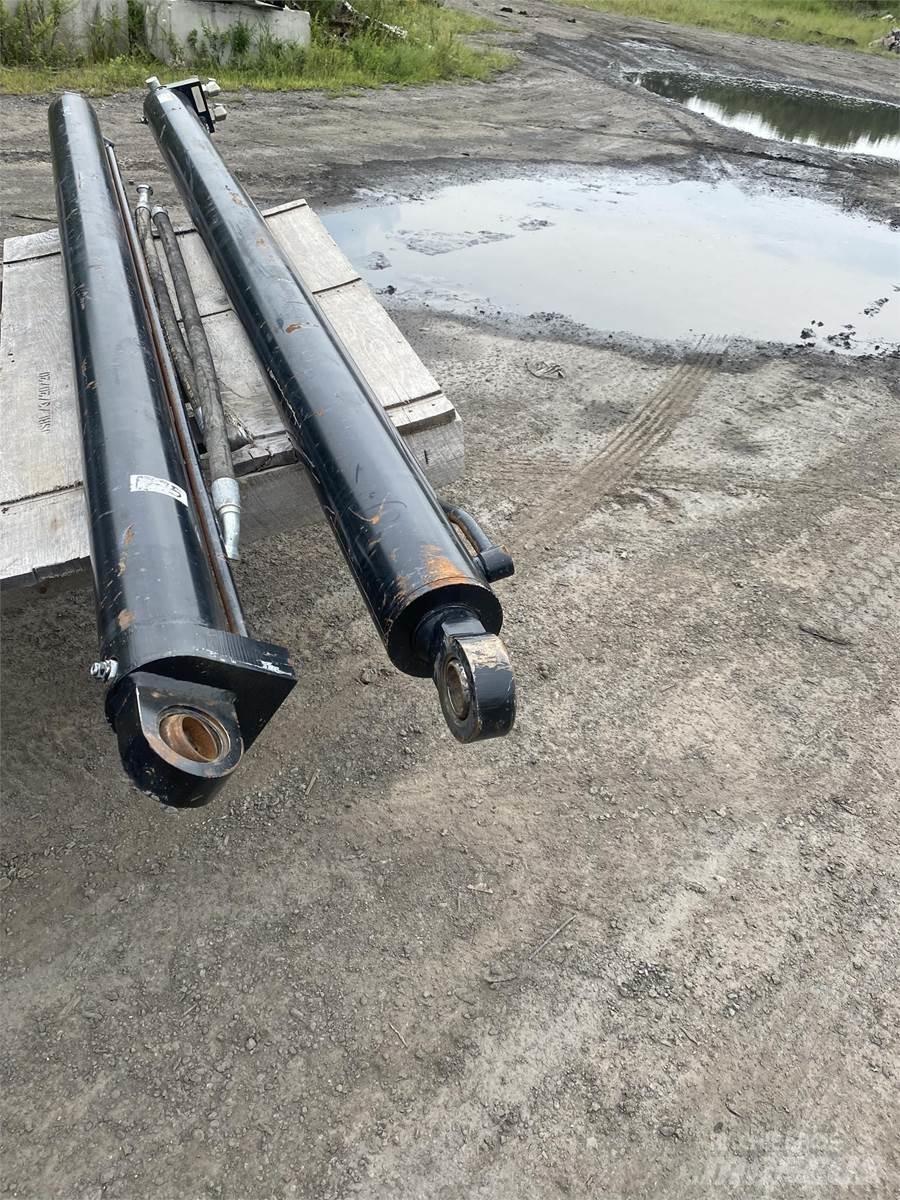 CAT 740B Haszonjárművek - Egyéb