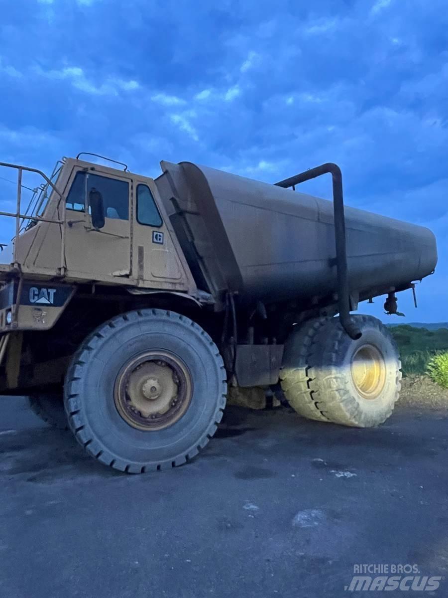 CAT 773B Tartályos teherautók