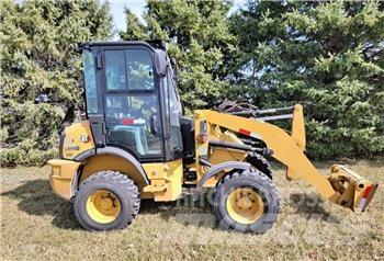CAT 903D Gumikerekes homlokrakodók