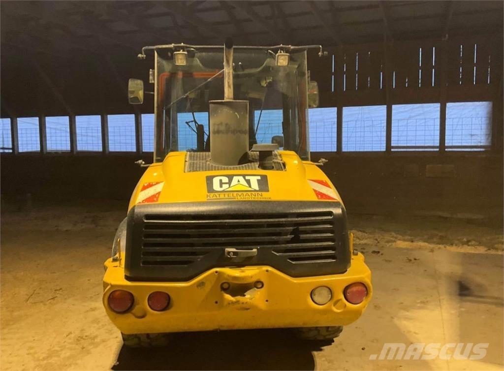 CAT 906H Gumikerekes homlokrakodók