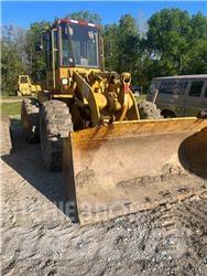 CAT 916 Gumikerekes homlokrakodók