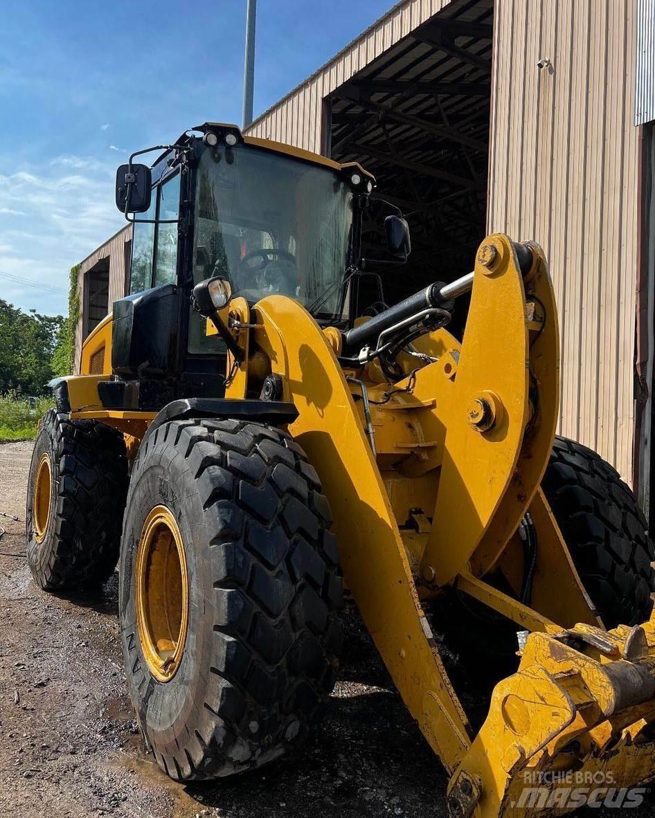 CAT 924K Gumikerekes homlokrakodók