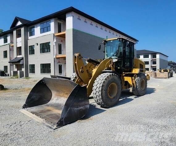 CAT 924K Gumikerekes homlokrakodók