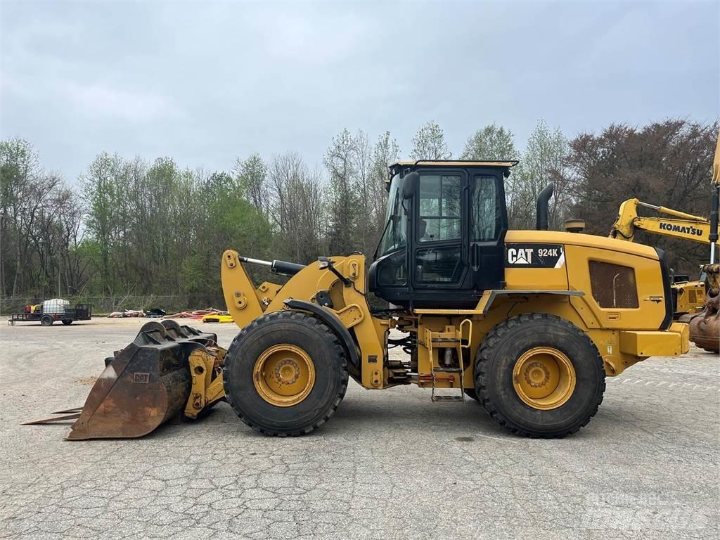 CAT 924K Gumikerekes homlokrakodók