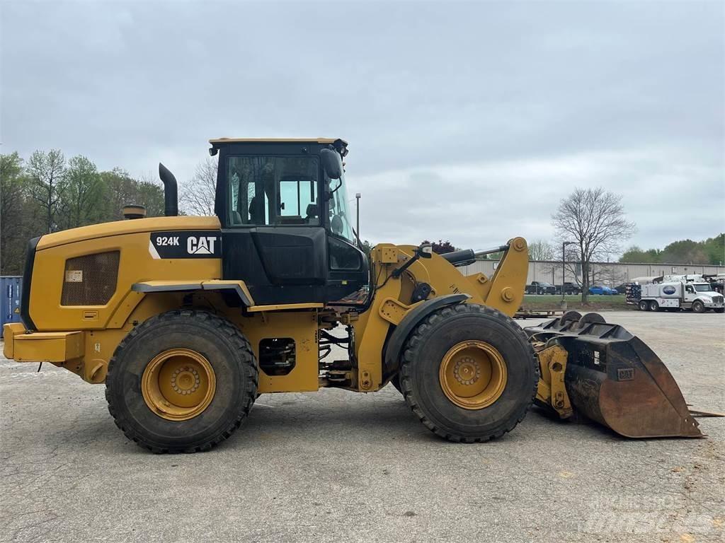 CAT 924K Gumikerekes homlokrakodók