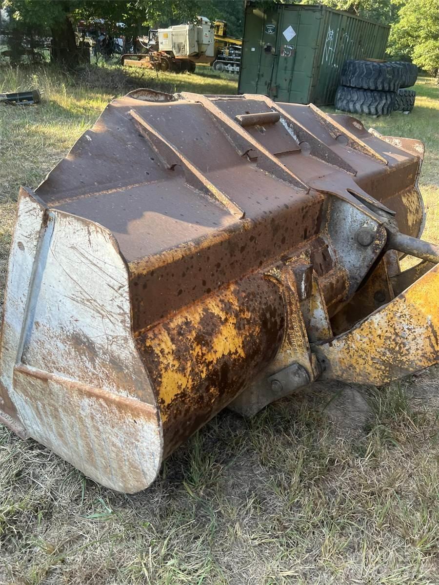 CAT 926 Gumikerekes homlokrakodók