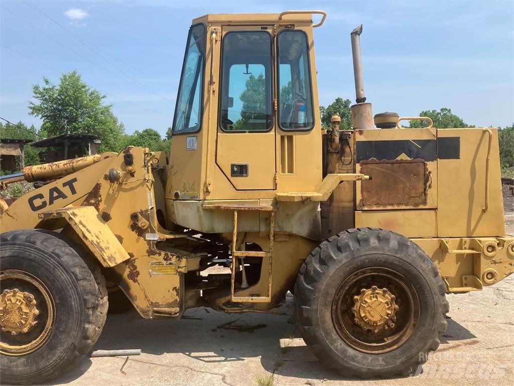 CAT 926E Gumikerekes homlokrakodók