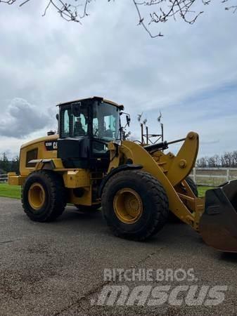 CAT 926M Gumikerekes homlokrakodók