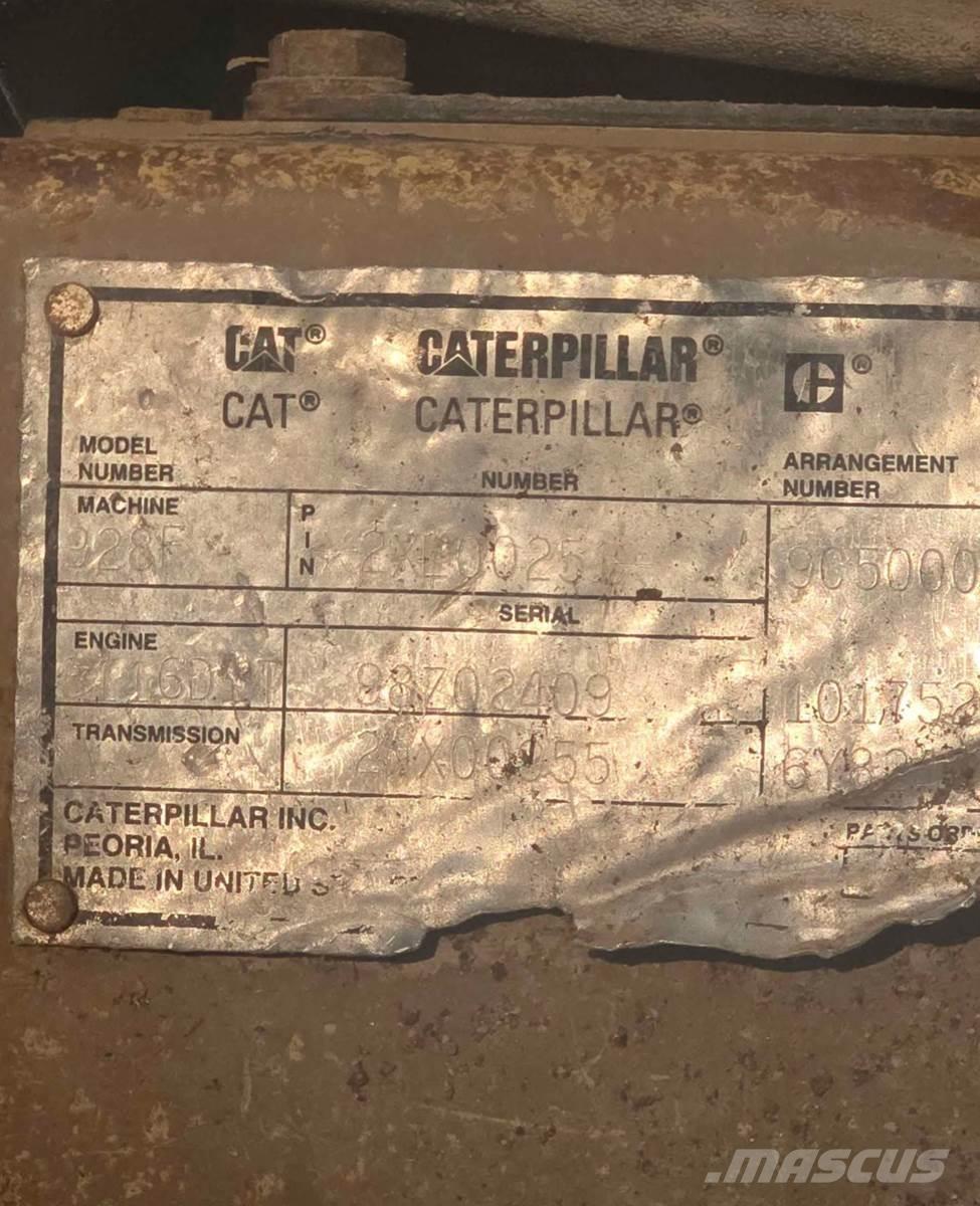 CAT 928F Gumikerekes homlokrakodók