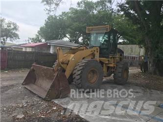 CAT 928G Gumikerekes homlokrakodók