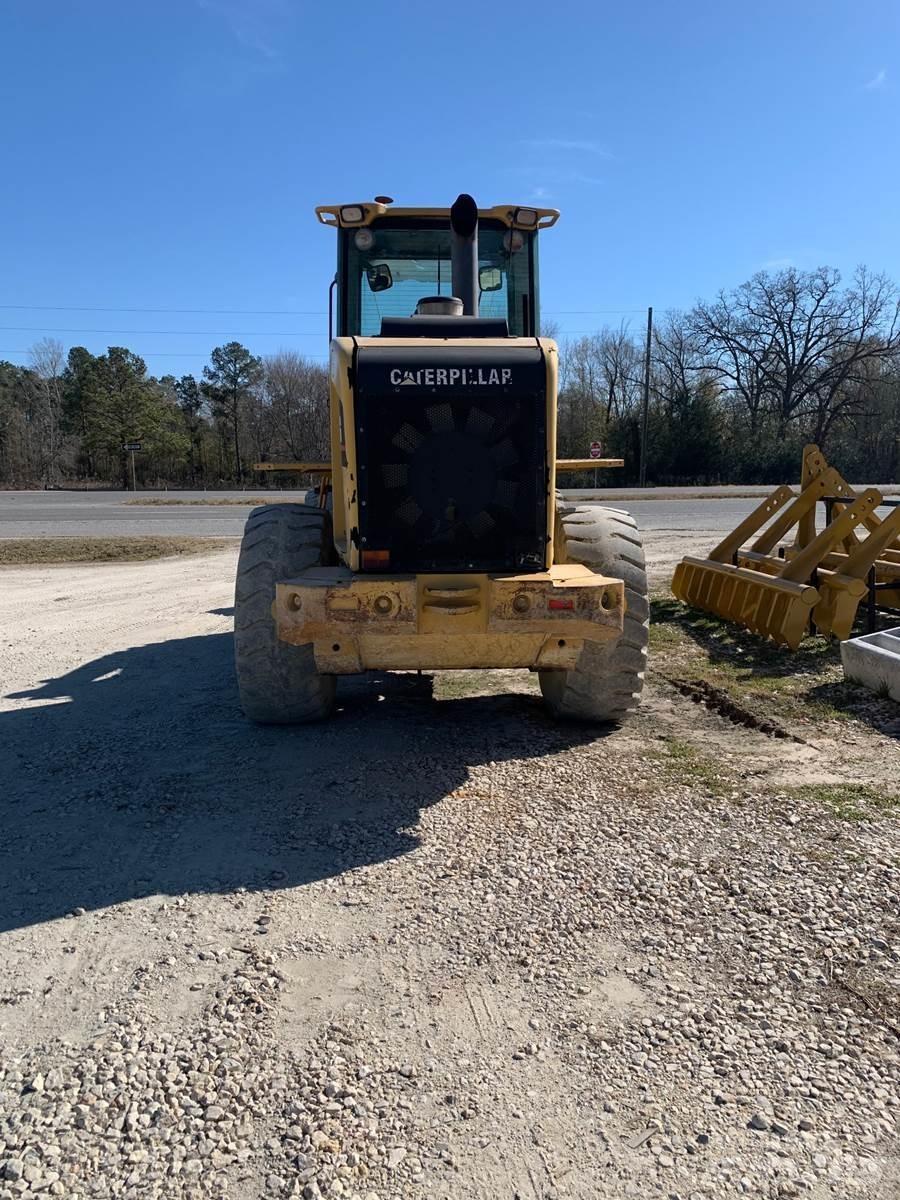CAT 928G Gumikerekes homlokrakodók