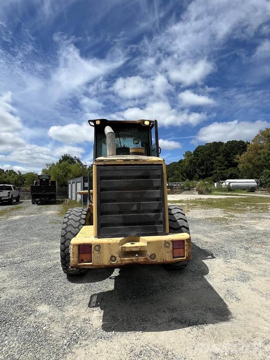 CAT 928G Gumikerekes homlokrakodók