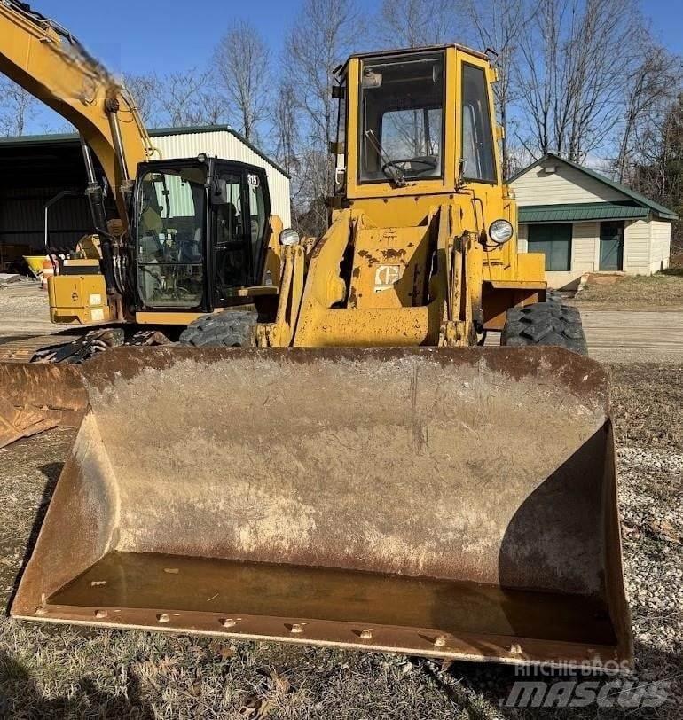 CAT 930 Gumikerekes homlokrakodók