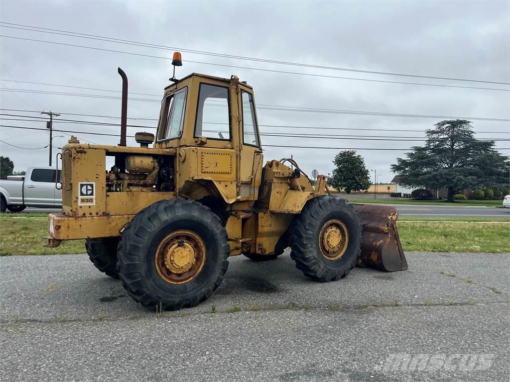 CAT 930 Gumikerekes homlokrakodók