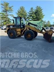 CAT 930G Gumikerekes homlokrakodók