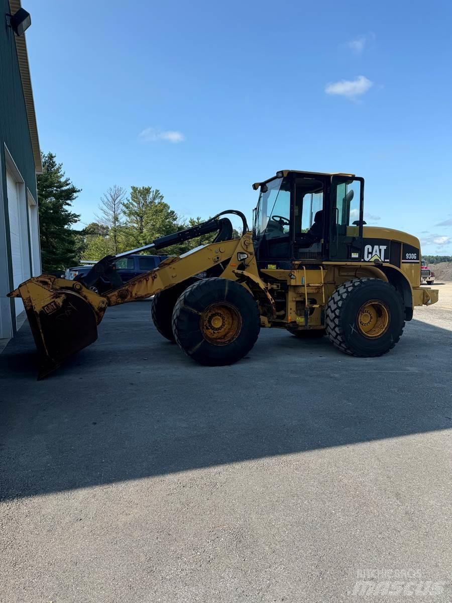 CAT 930G Gumikerekes homlokrakodók