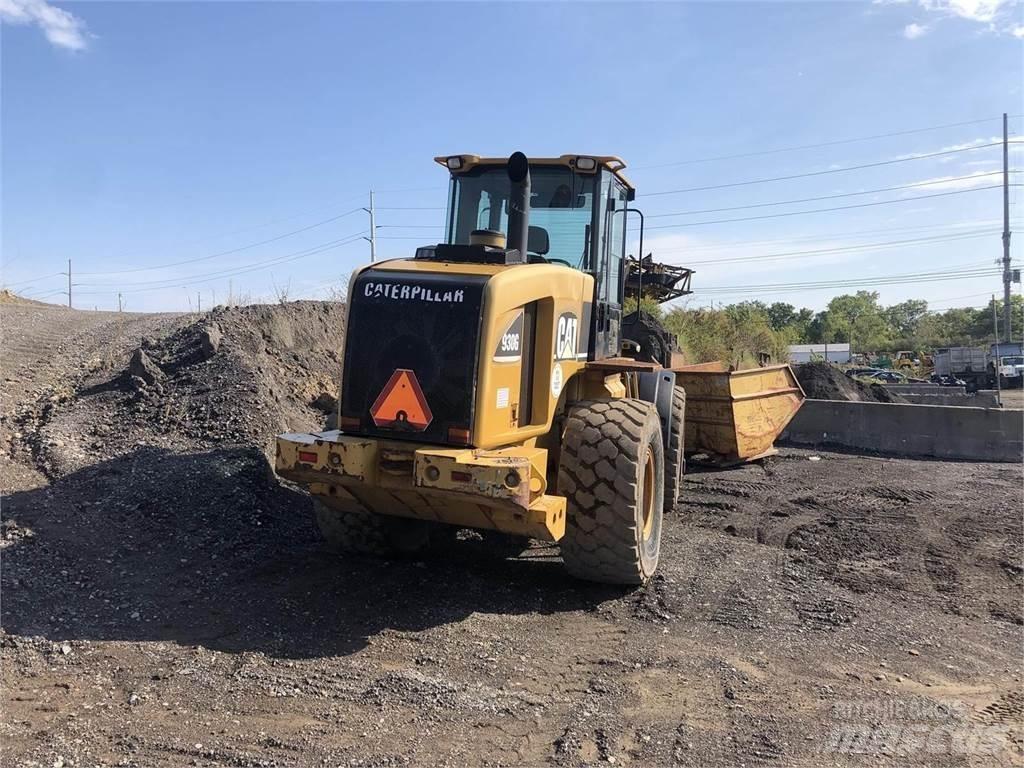 CAT 930G Gumikerekes homlokrakodók