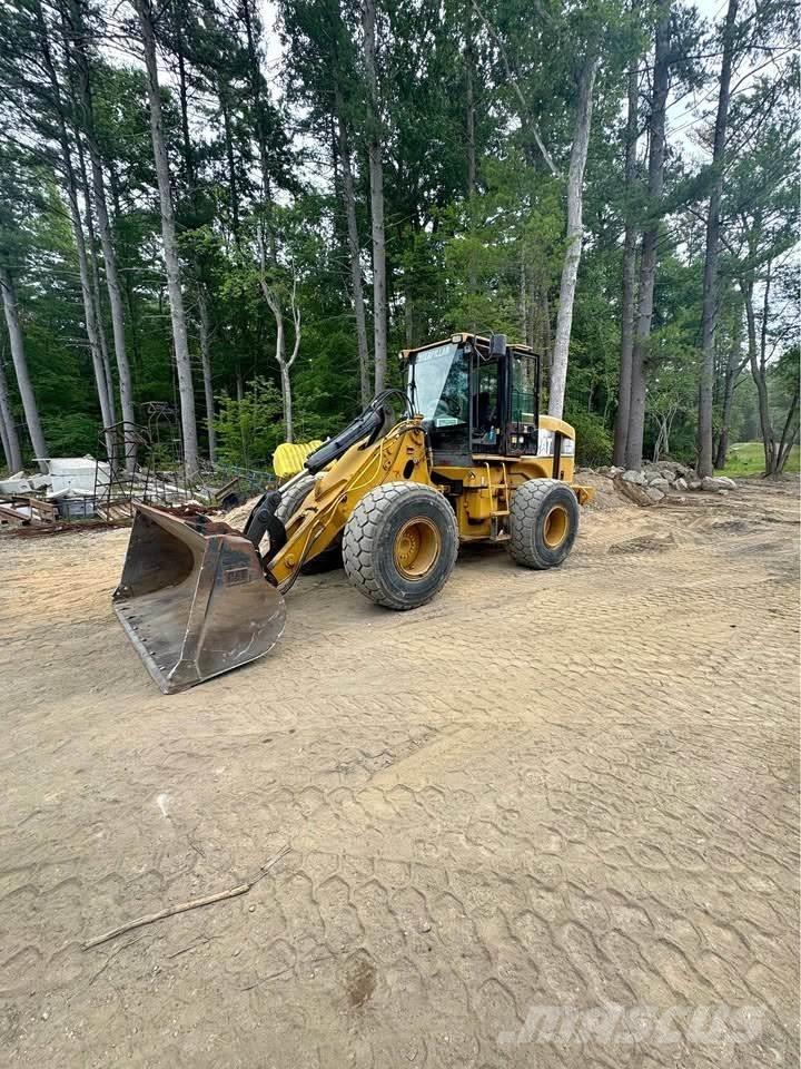 CAT 930G Gumikerekes homlokrakodók