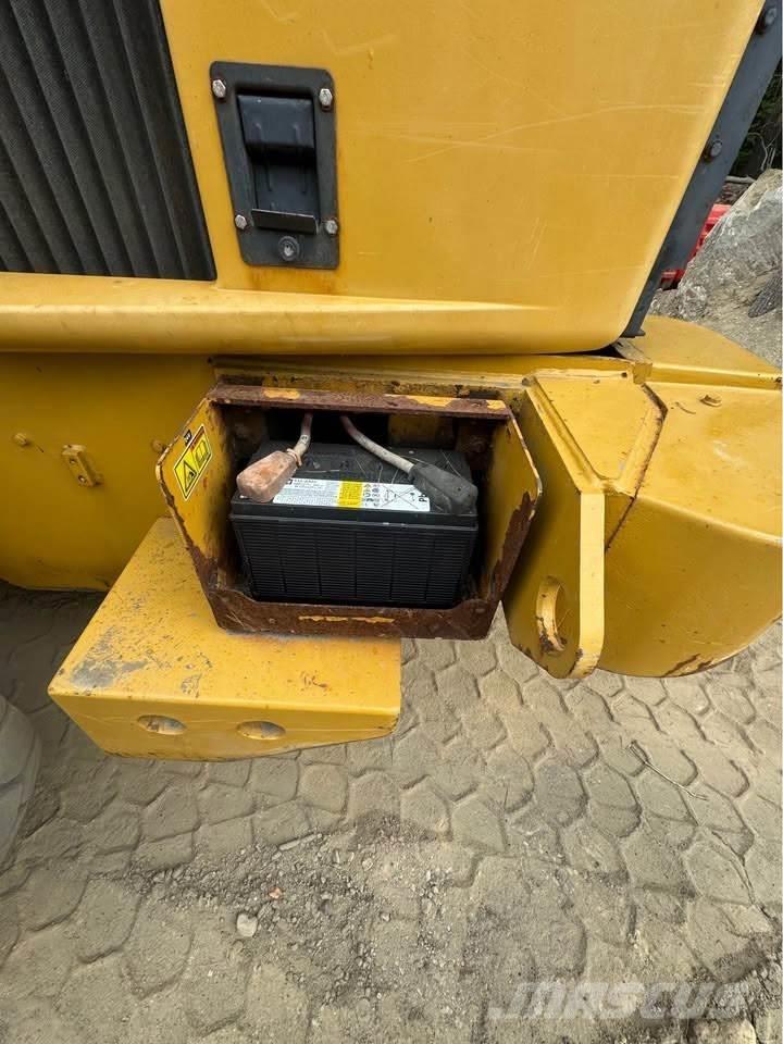 CAT 930G Gumikerekes homlokrakodók
