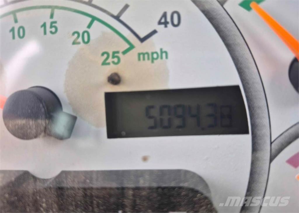 CAT 930G Gumikerekes homlokrakodók