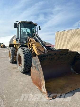CAT 930H Gumikerekes homlokrakodók