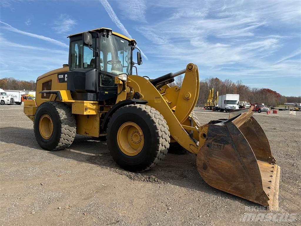 CAT 930K Gumikerekes homlokrakodók