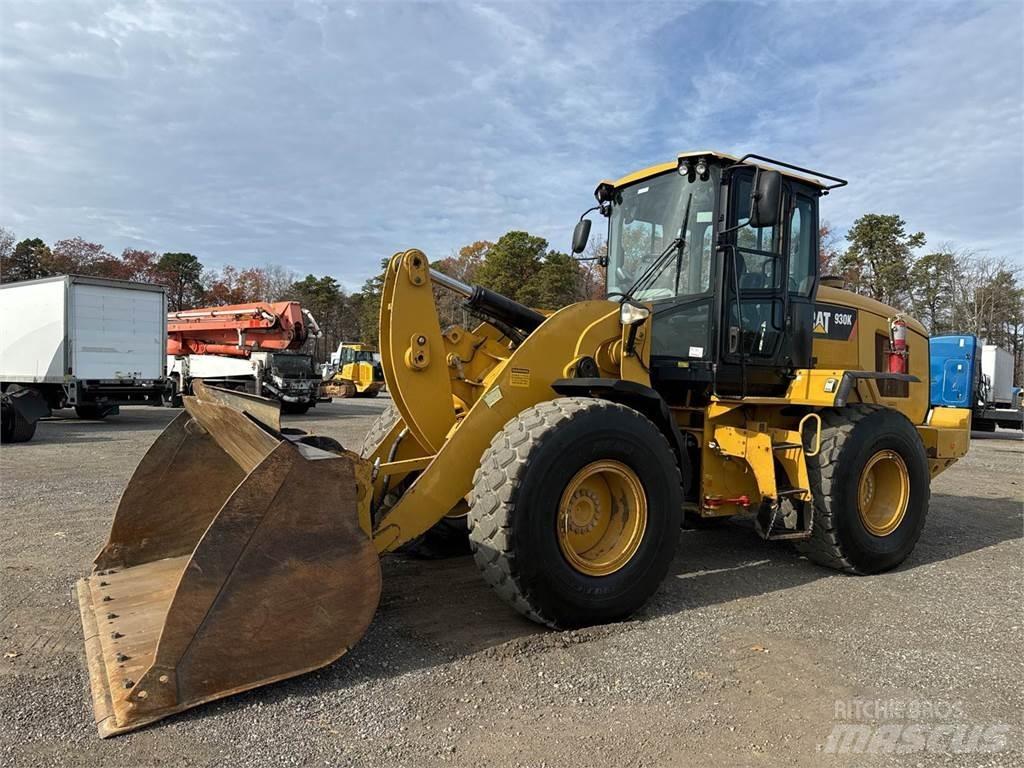 CAT 930K Gumikerekes homlokrakodók