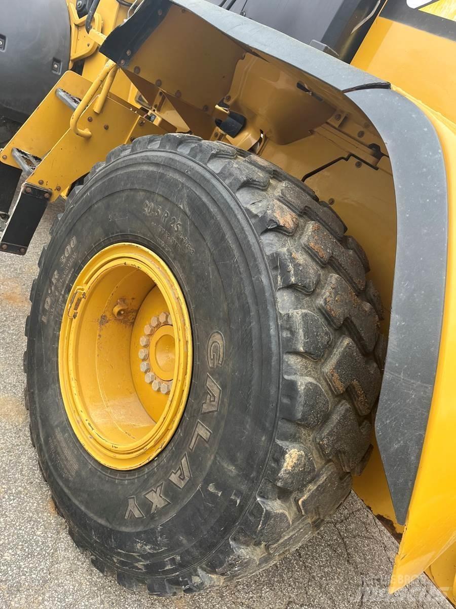 CAT 930K Gumikerekes homlokrakodók