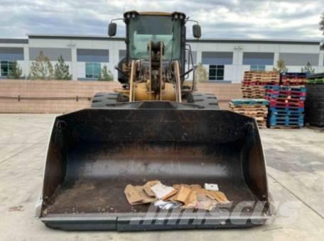 CAT 930K Gumikerekes homlokrakodók