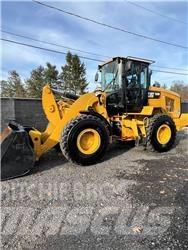 CAT 930M Gumikerekes homlokrakodók