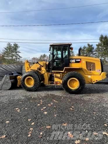 CAT 930M Gumikerekes homlokrakodók